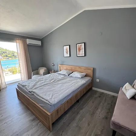 Smokva Apartment *